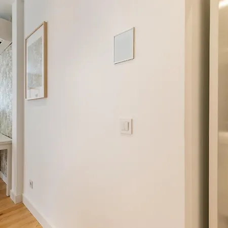 Design And Bright Near Pasteis De Belem Lisboa