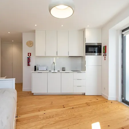 Design And Bright Near Pasteis De Belem Apartament *