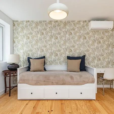 Design And Bright Near Pasteis De Belem Lisboa