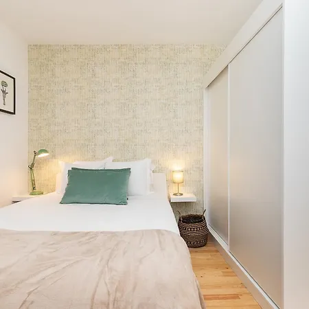 Design And Bright Near Pasteis De Belem Apartman