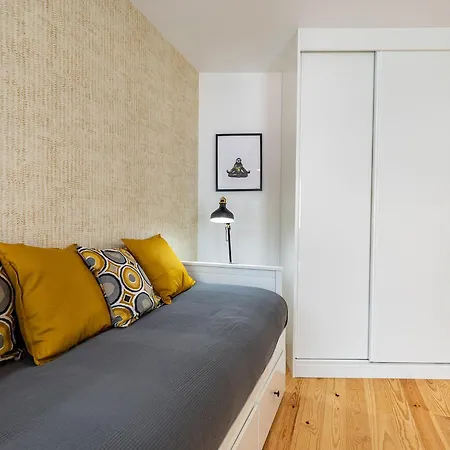 Design And Bright Near Pasteis De Belem * Lizbona
