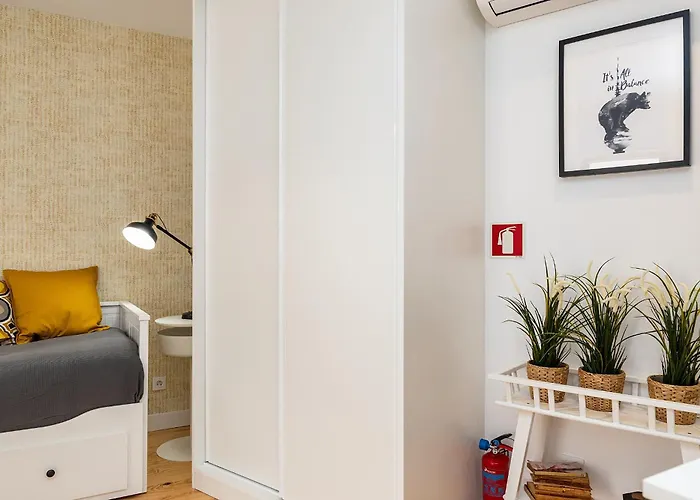 Apartment Design And Bright Near Pasteis De Belem