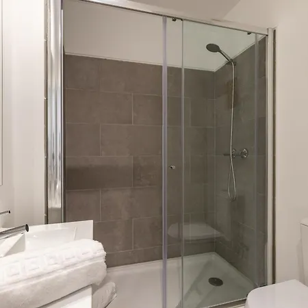 Design And Bright Near Pasteis De Belem Apartamento