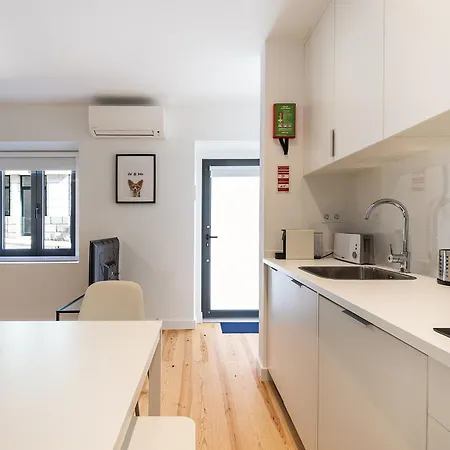 Design And Bright Near Pasteis De Belem * ליסבון